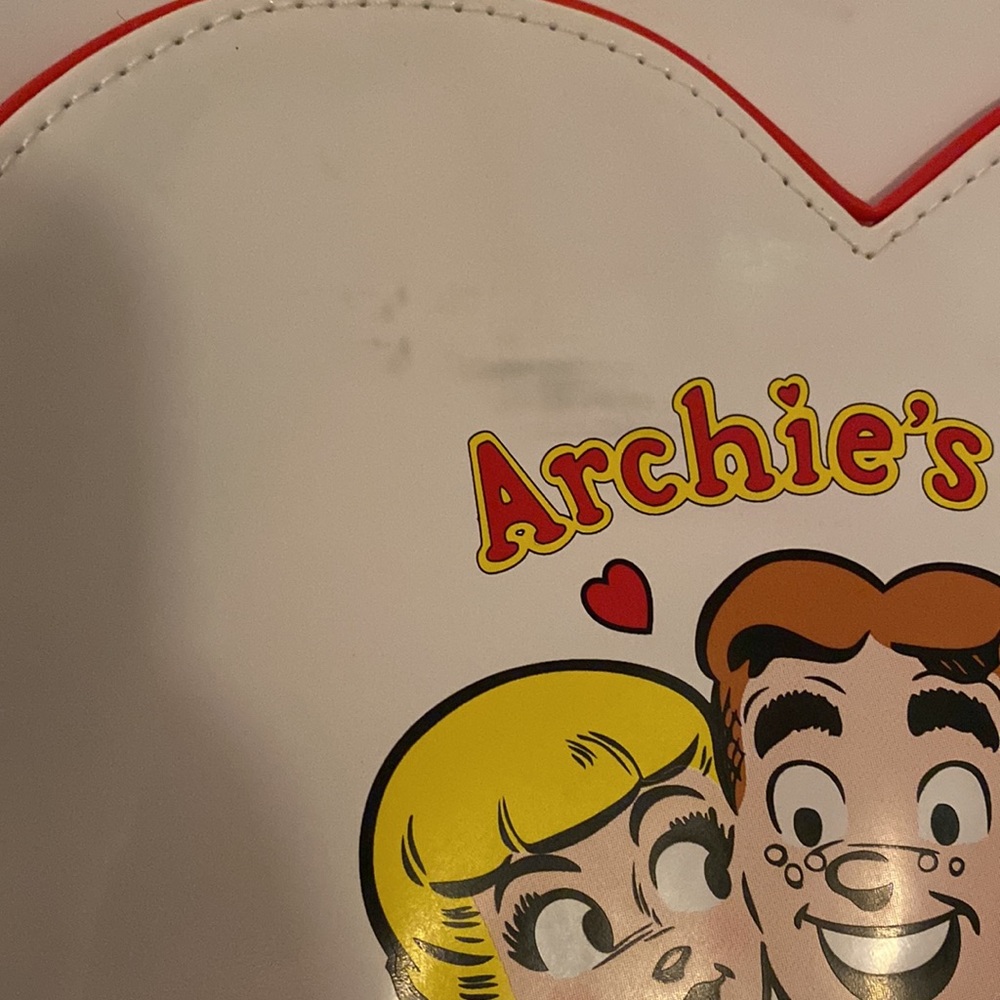 MAC Cosmetics Archie’s Girls Bag! - Picture 6 of 8